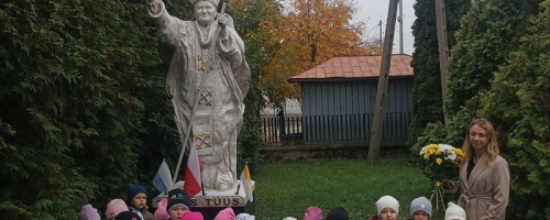 2025_10_15 Przy pomniku Patrona